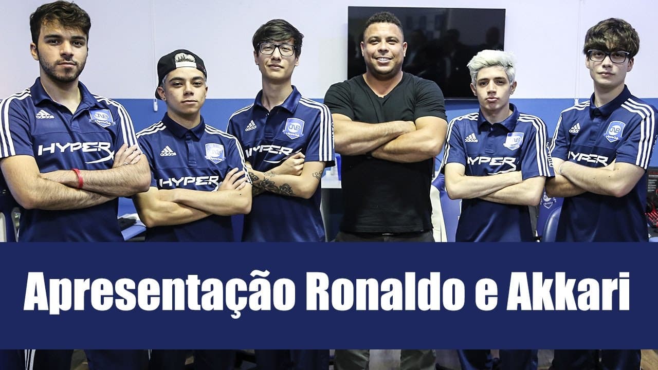 Así mismo, decidió comprar en en enero de 2017 el 50% del equipo de e-Sports CNB junto a dos reconocidos jugadores de póker.