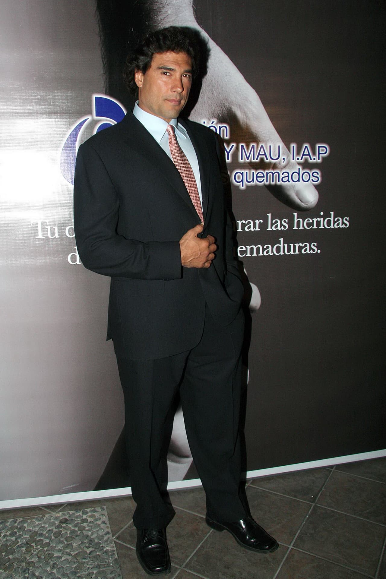 <b><a href="http://www.univision.com/temas/eduardo-yanez">Eduardo Yáñez</a></b> estaba muy alejado de las telenovelas, él soñaba con ser jugador de fútbol americano profesional, pues su físico era perfecto para ese deporte.