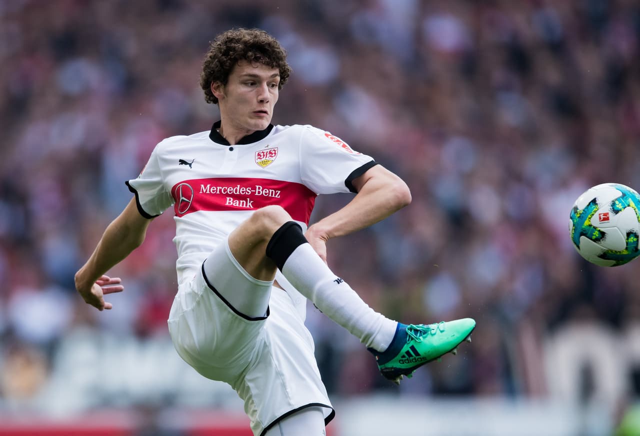 Bayern Múnich sigue mirando el mercado alemán y habría puesto sus ojos en el joven francés Benjamin Pavard, del Stuttgart.