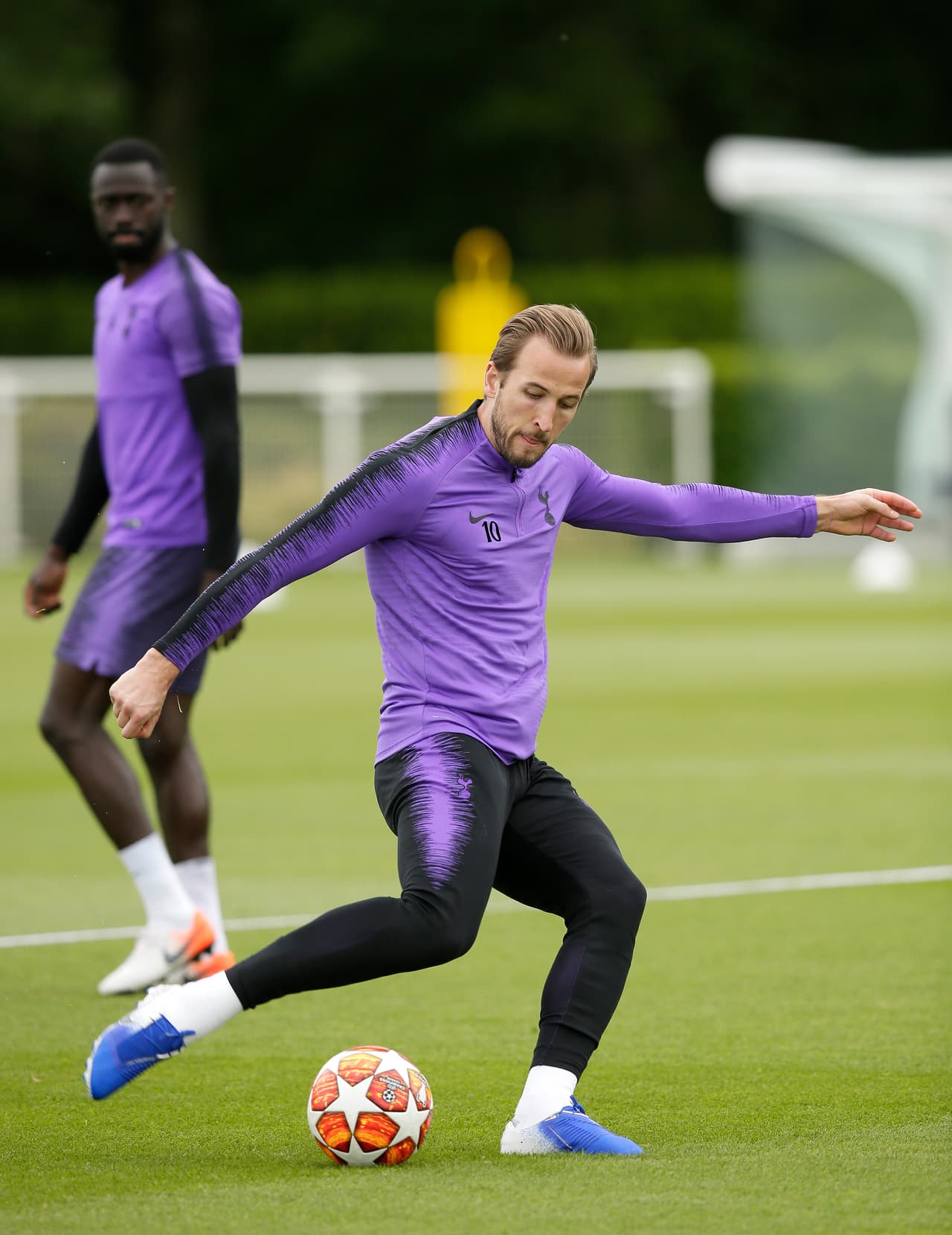 Harry Kane, goleador y capitán de Tottenham, entrena cada vez con más intensidad con miras al duelo contra Liverpool y hace ilusionar con la posibilidad de verlo en la Final de la Champions League en Madrid, para la que el equipo se prepara.
