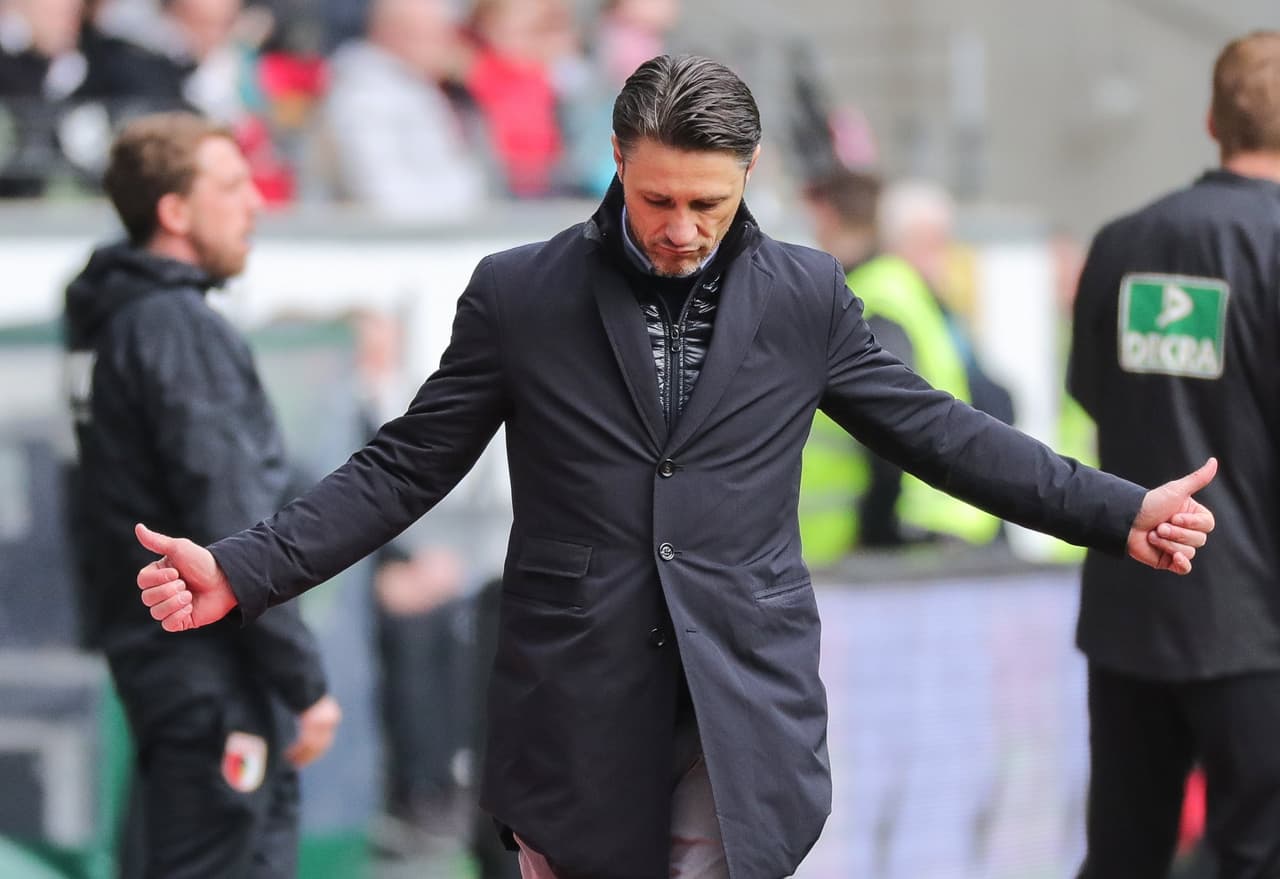 El técnico Nico Kovac, entrenador del equipo de Marco Fabián, hizo dos cambios para el segundo tiempo.