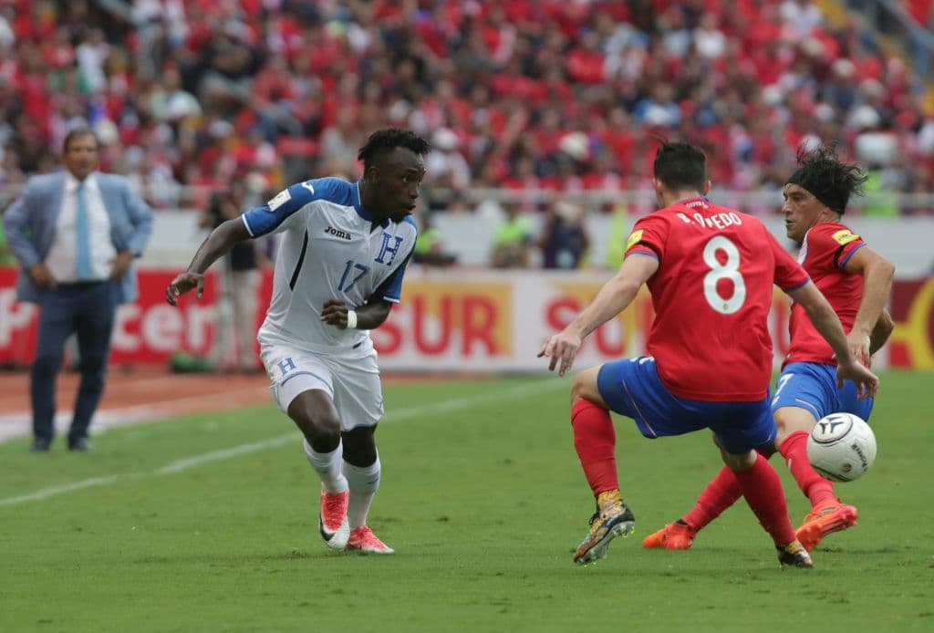 Bryan Beckeles | El experimentado lateral de Nashville SC, tuvo un breve paso por la Liga MX defendiendo los colores de Necaxa.