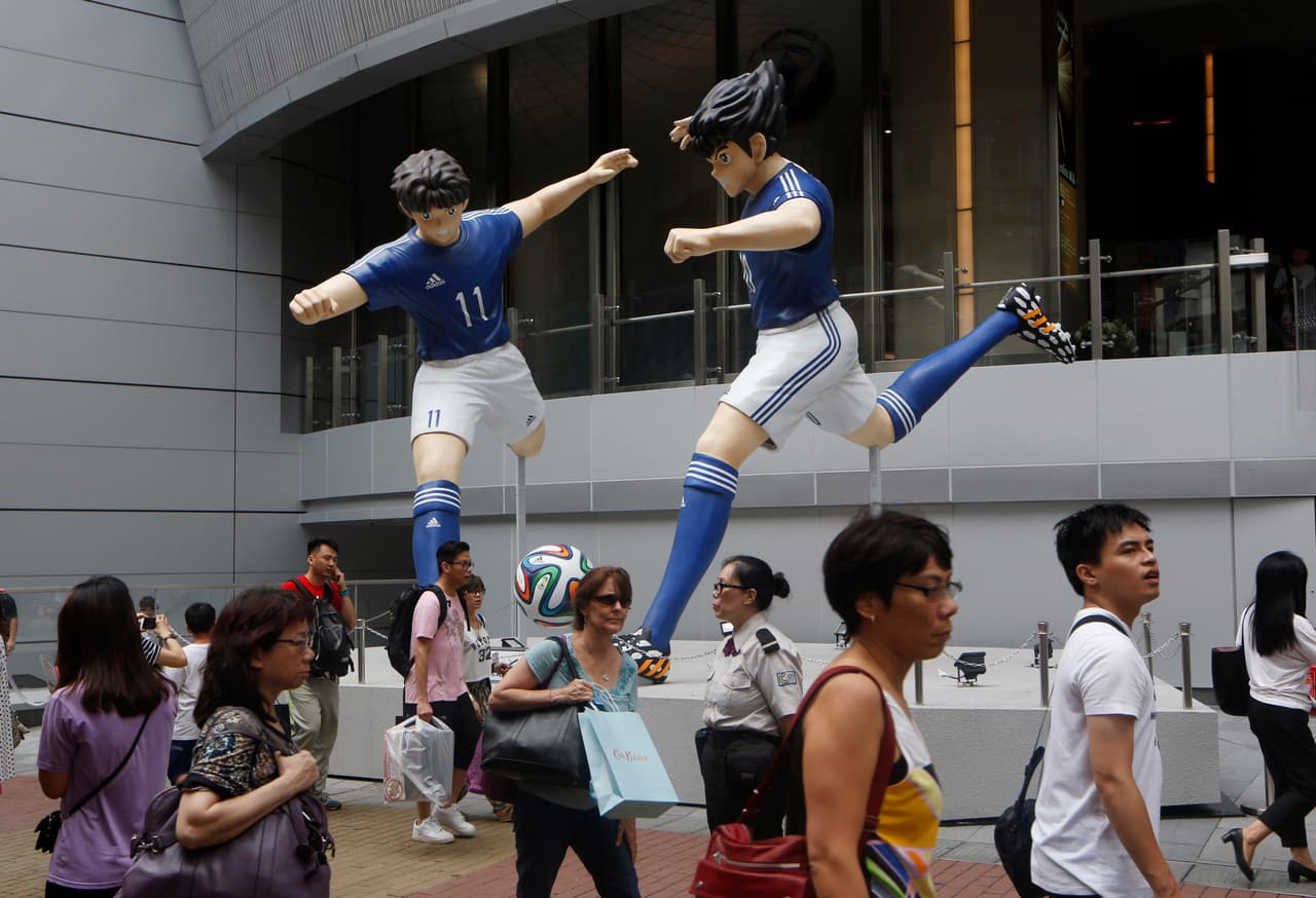 Óliver Átom y Tom Misaki. Desde que se lesionó Bruce contra el San Francis, Tom hizo una dupla endemoniada con Oliver hasta ganar el Nacional al Francocanadiense de Steve Hyuga.