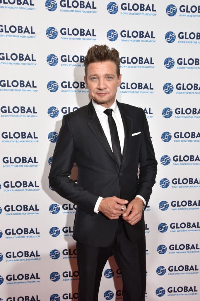 Hailee Steinfield será Kate Bishop, en los comics, Kate es una experta en combate y en arquería, de hecho, llega a ser más talentosa que el mismísimo Clint.
<br>