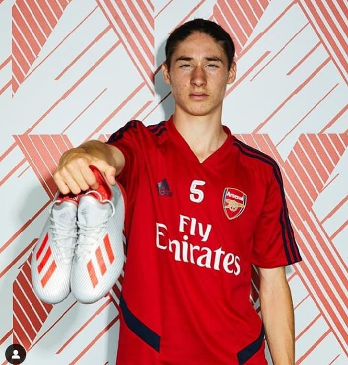 Marcelo, Silvana y Tatiana Flores ya presumen ser jugadores de Arsenal y Selección Mexicana.