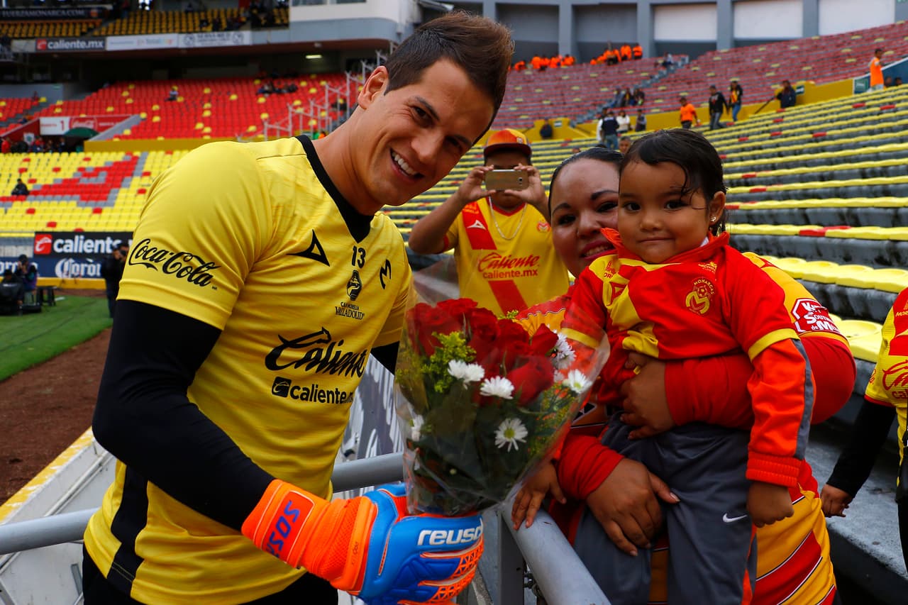 Sebastián Sosa recibió un regalo de la afición michoacana previo al juego.