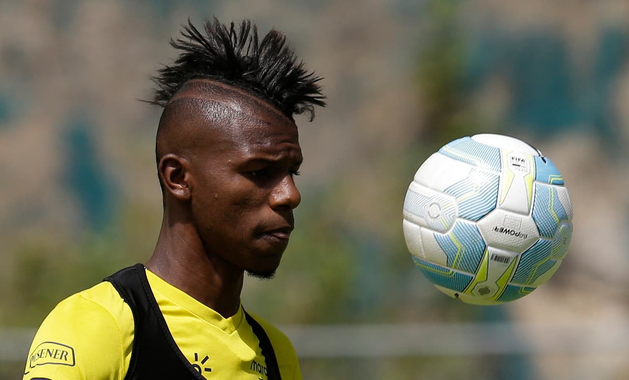 Los ecuatorianos llegan muy concentrados en su meta de sumar para no quedarse rezagado en una eliminatoria que está muy pareja. Por eso, todos se preparan en medio de su realidad.