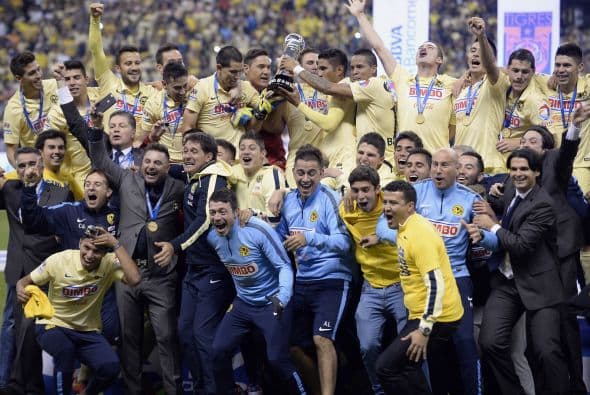 Con tres tantos en el marcador y con mayor número de jugadores dentro del campo, América aseguró el triunfo y sumó su décimo segundo título de Liga del futbol mexicano.