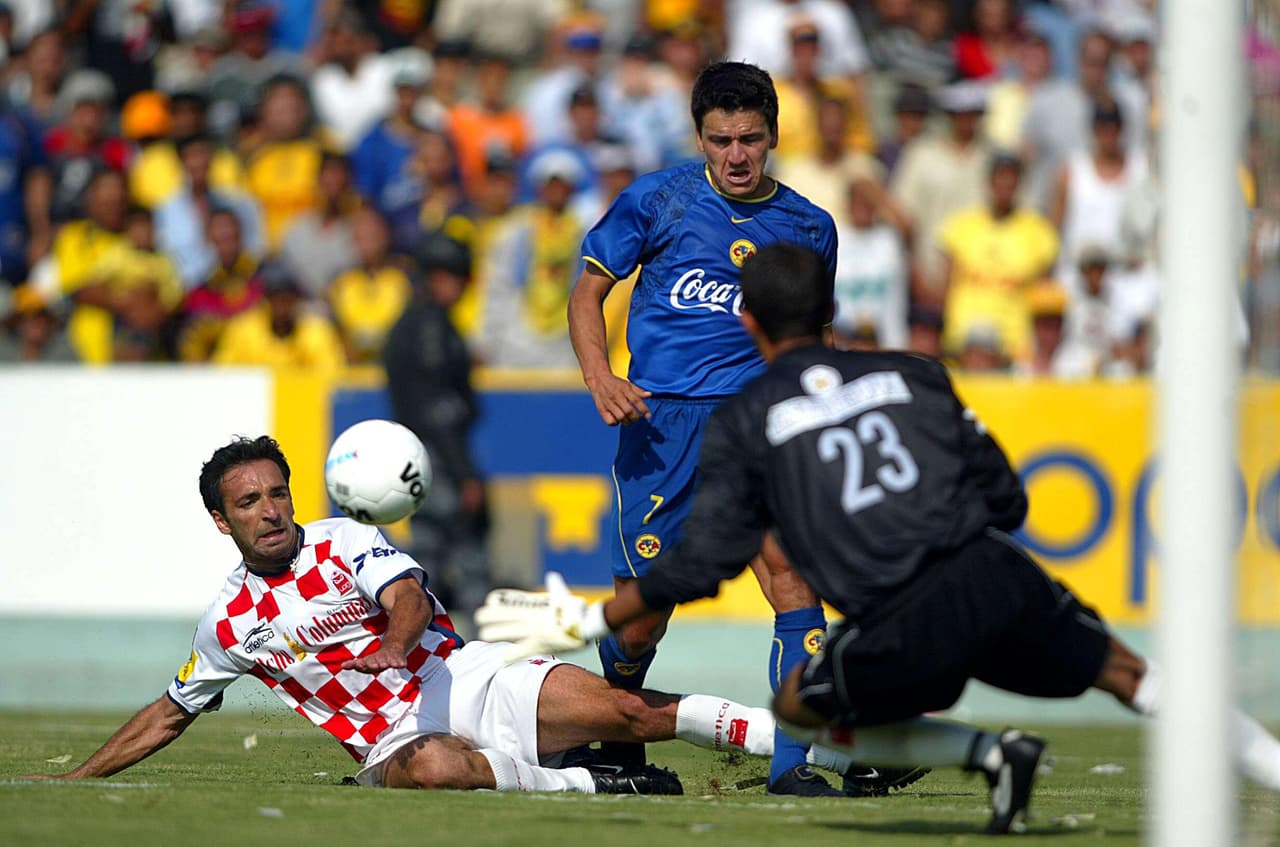 El 'Vasco' venía de Estudiantes de La Plata y al poco tiempo regresó al balompié sudamericano a aprender para volverse técnico.