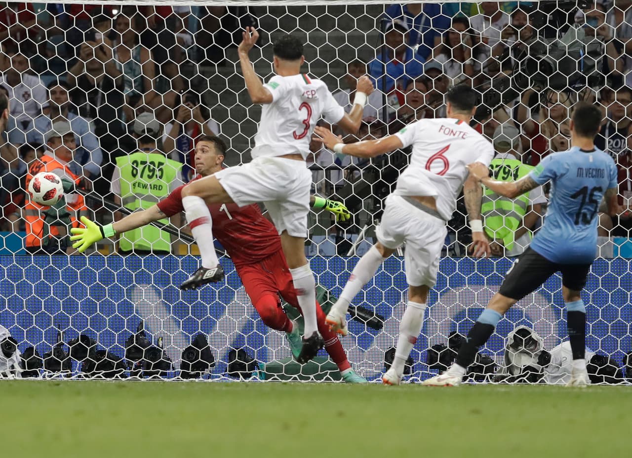131.- Pepe (Portugal) al minuto 54. Uruguay 1-1 Portugal.