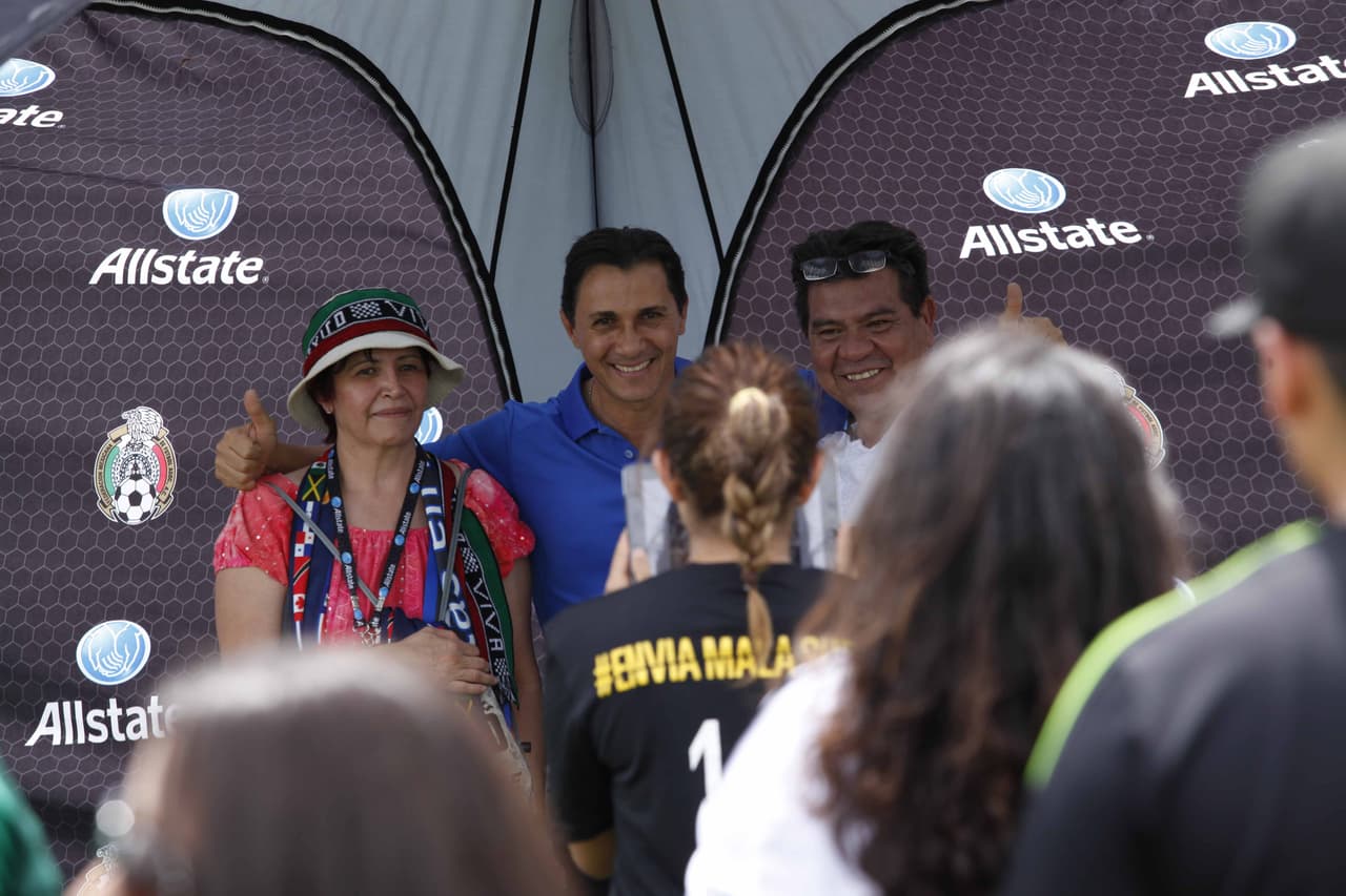 La afición en Estados Unidos llegó a Phoenix con todo su colorido para ver a México y Guatemala enfrentarse en la Copa Oro 2015.