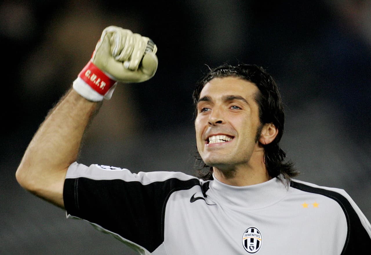 Desde entonces son 16 temporadas con la Juventus, 15 de ellas en la Serie A y una en la Serie B, cuando el equipo fue descendido por el escándalo del 'Calciopoli'.