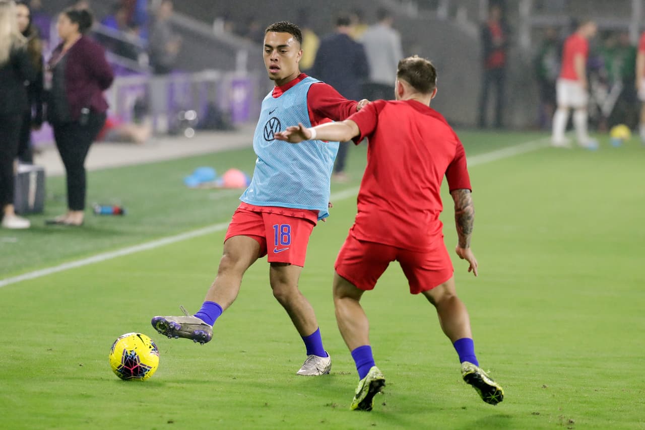 Con doblete de Zardes sumado a las anotaciones de Morris y Long, la Selección de Estados Unidos goleó 4-1 a Canadá en un intenso partido.