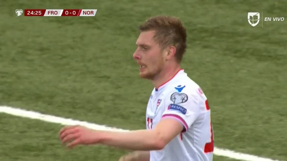 Tiro desviado de Klaemint Olsen