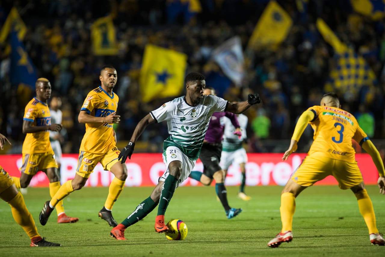 Santos mostró poco en la primera parte pero tras el medio tiempo salieron decididos a buscar el empate y lograron poner en predicamentos al equipo rival.