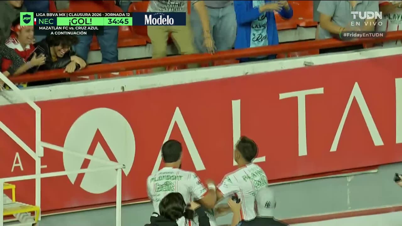 ¡Golazo de Necaxa! Ruiz revienta el arco