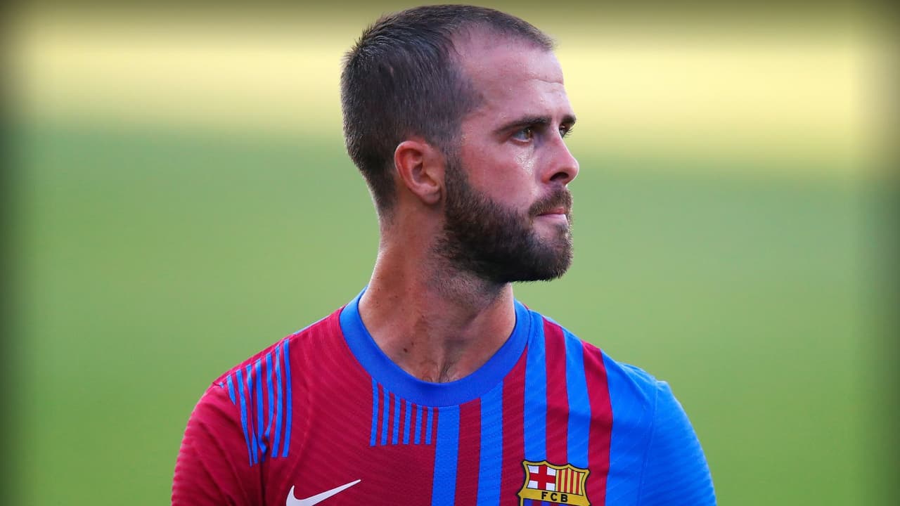 Pjanic deja la concentración de Barcelona y regresa a Europa