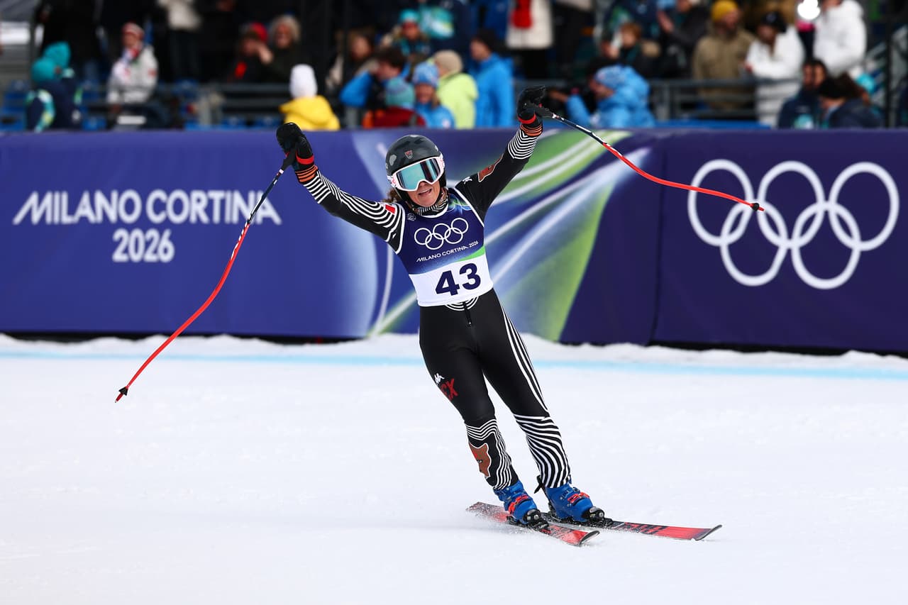 Sarah Schleper concluye su recorrido en el Súper-G, en medio de condiciones hostiles