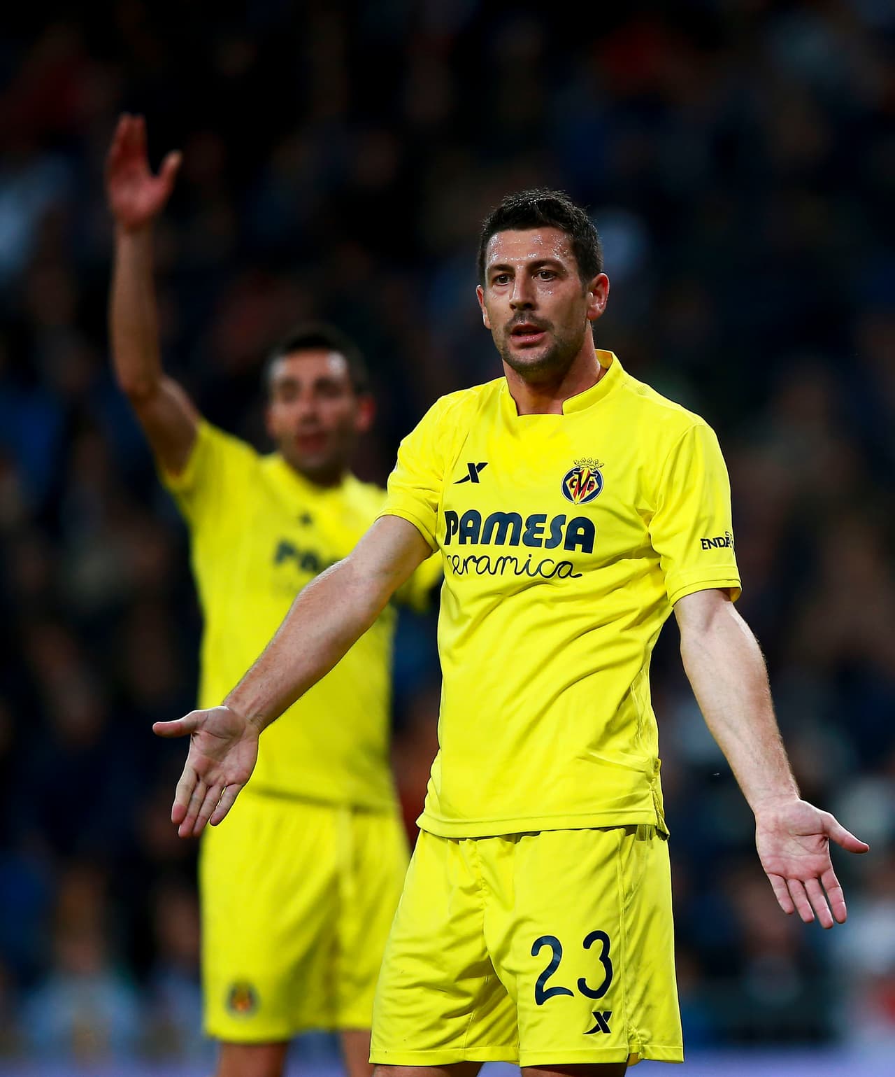 Daniele Bonera dejó al Villarreal con 10 hombres apenas al minuto 31 por una fuerte entrada sobre Rubén Castro.