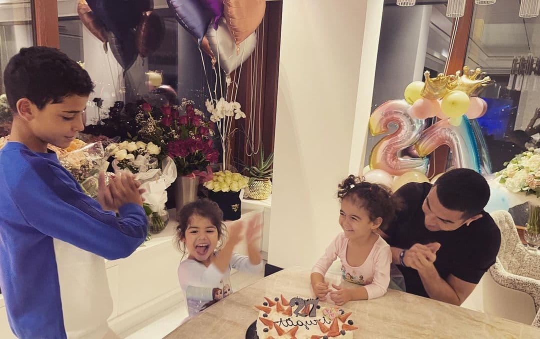 Supuestamente, la familia habría violado restricciones derivadas del confinamiento.