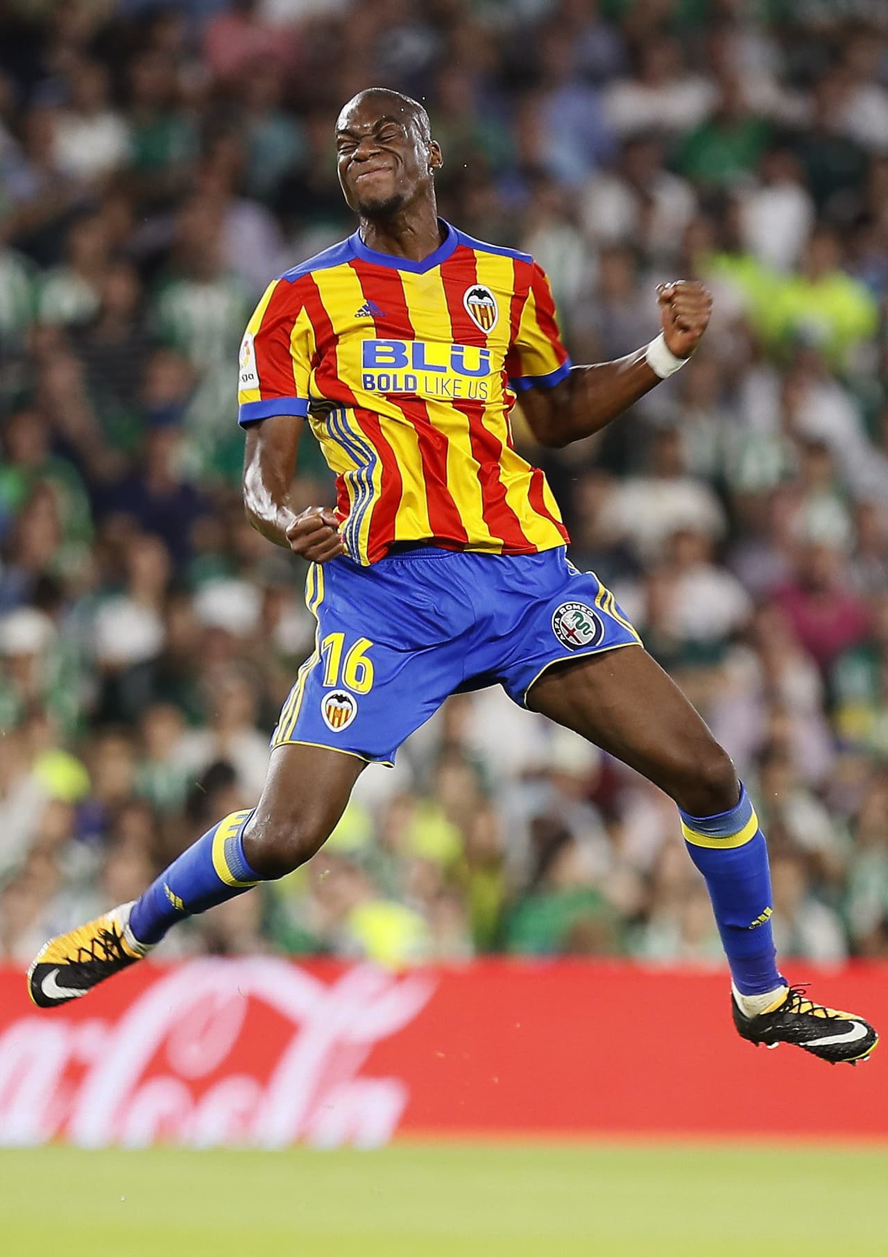 Del minuto 0 al 35, los equipos no pudieron abrir el marcador haste que Geoffrey Kongodbia anotó el 1-0 para el Valencia.