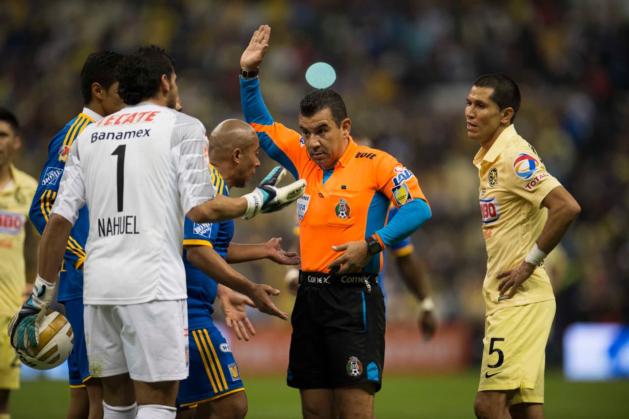 Además de perder en el marcador, Tigres perdió la cabeza y sufrió expulsiones que le impidieron reaccionar por lo que el América se llevó el campeonato.