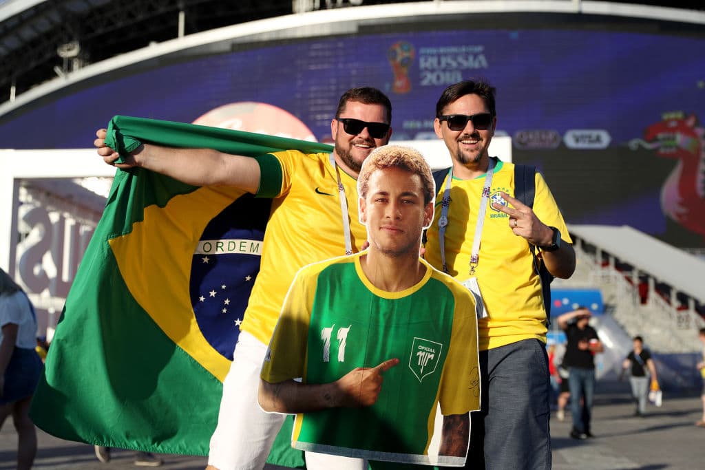 La alegría, el colorido y toda la fiesta de los fanáticos hacen parte del duelo de cuartos de final entre Brasil y Bélgica en Kazán, para conocer el segundo semifinalista del Mundial de Rusia 2018.