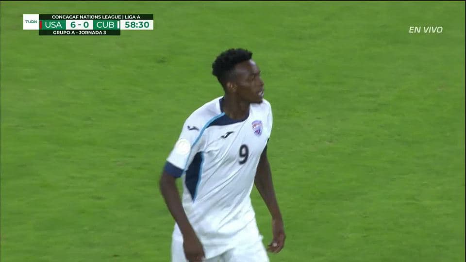 Tiro desviado de Maykel Reyes