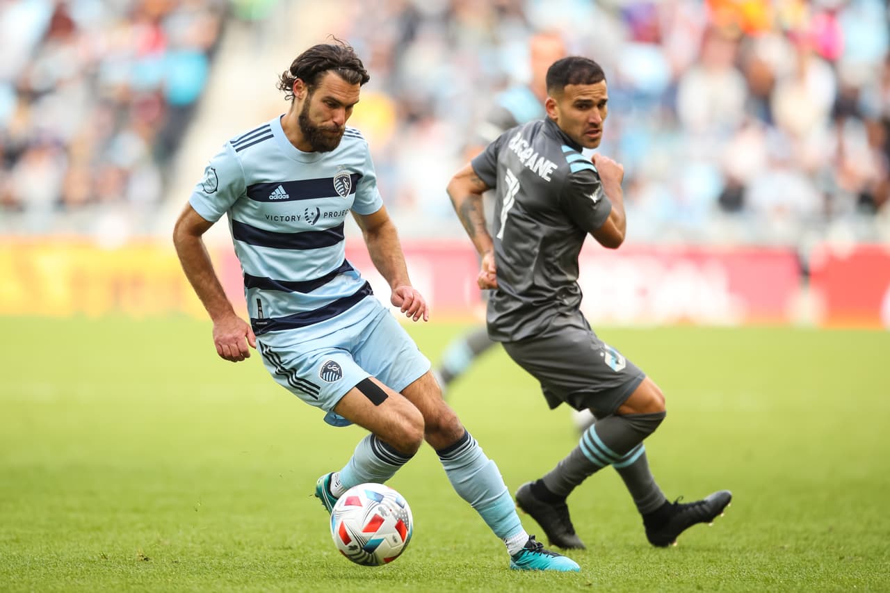 Pese a ponerse en ventaja en el marcador, Sporting KC no supo contrarrestar el poderío ofensivo de Minnesota en su estadio.
<br>