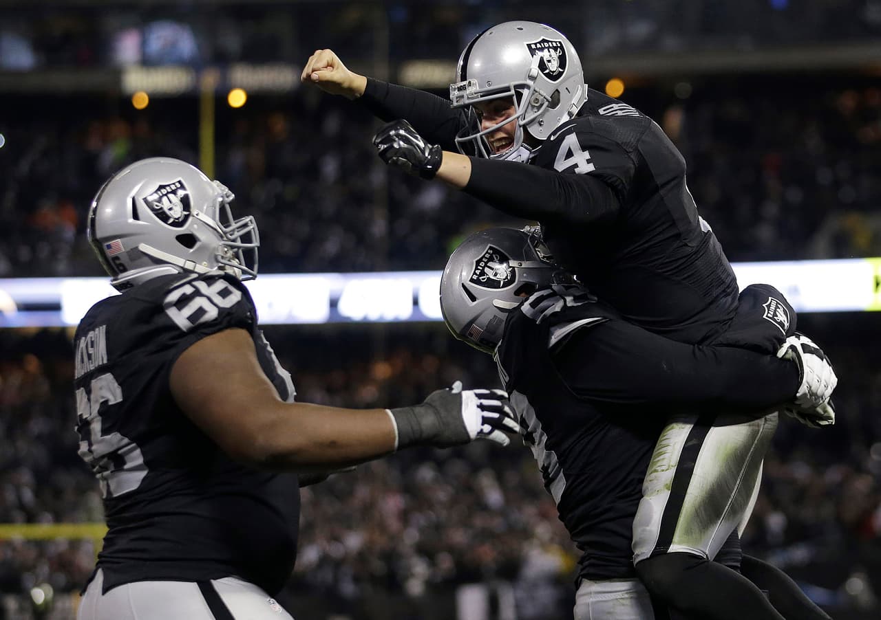 Los Oakland Raiders vencieron 23-20 en tiempo extra a los San Diego Chargers en el posible adiós de los Raiders a la ciudad de Oakland.