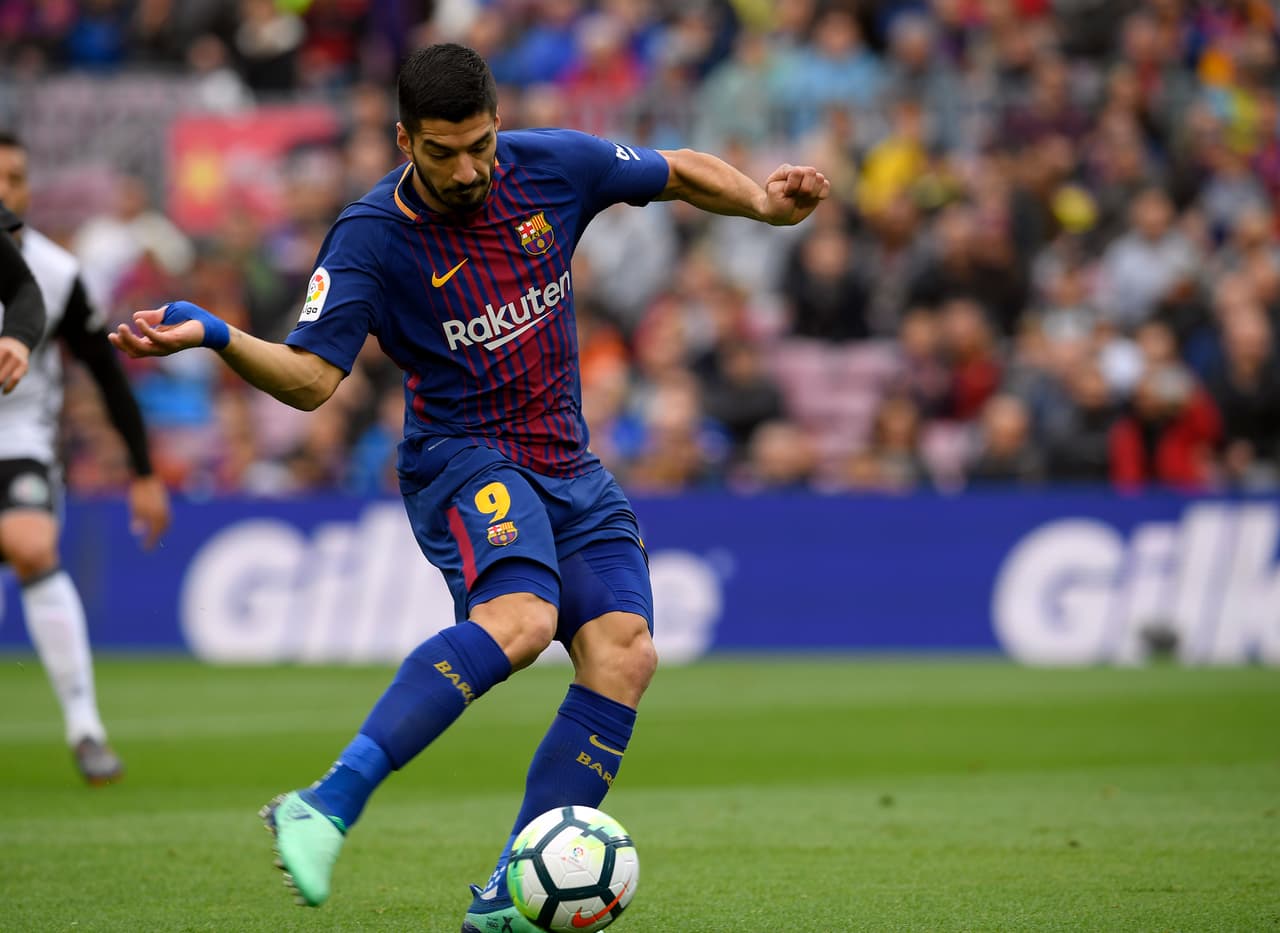 Quien sí lo consiguió fue el uruguayo Luis Suárez al minuto 15, después de un gran pase de Philippe Coutinho entre la defensa valencianista.