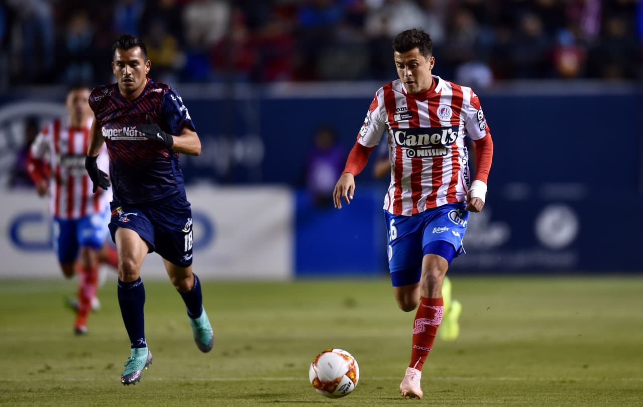 Para la segunda mitad el equipo local parece que se reordenó en el vestidor. Salió con una actitud diferente, tratando de tener más penciencia y tocar con más inteligencia el esférico.