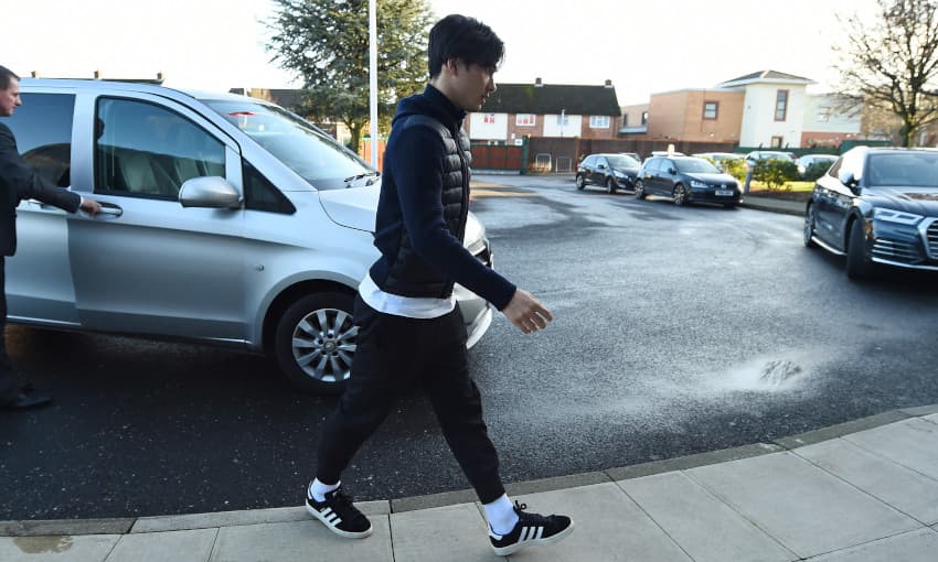Takumi Minamino, el nuevo jugador del Liverpool, ya se presentó en las instalaciones del club para entrenar con el equipo.