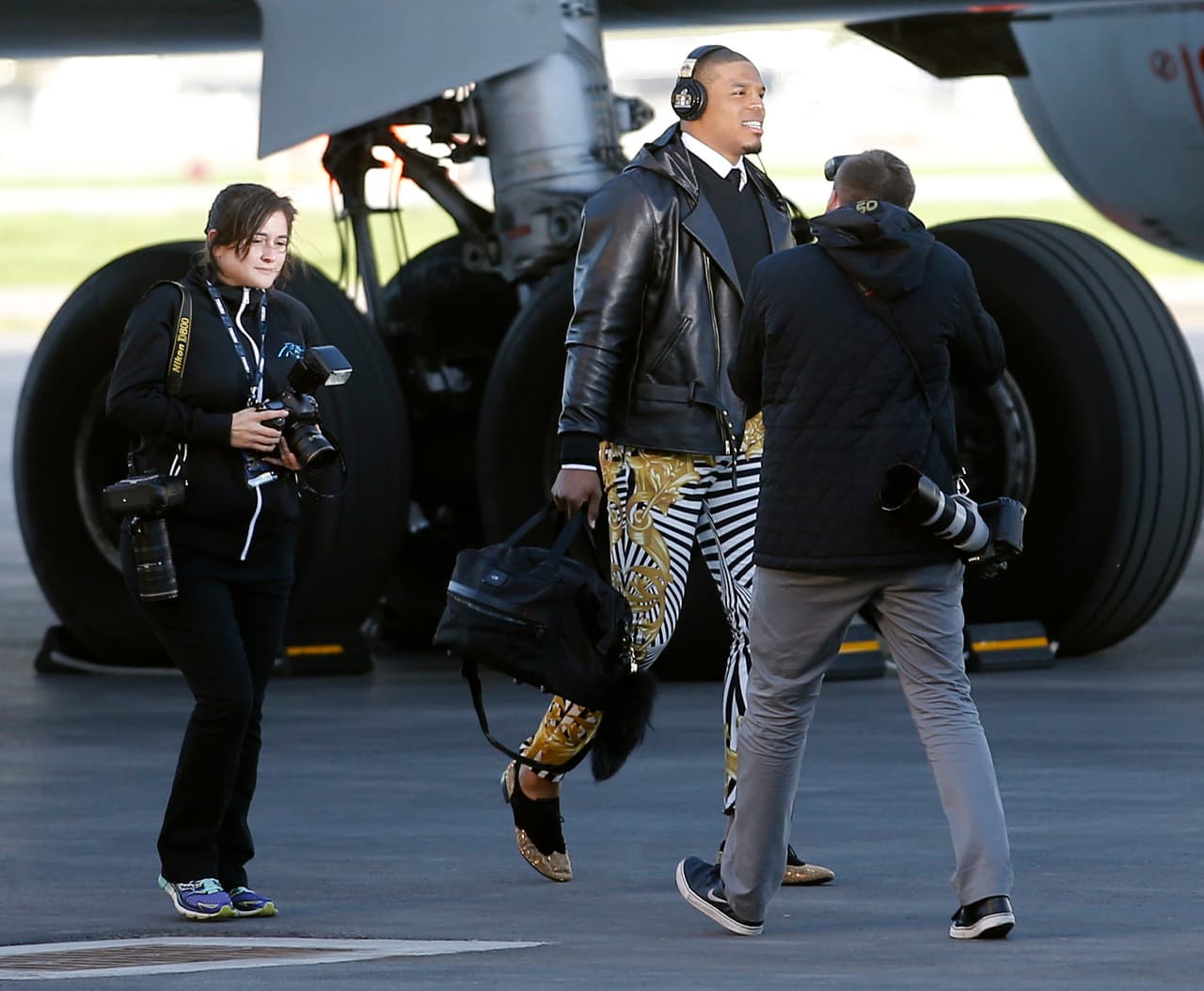 Carolina Panthers campeones de la Conferencia Nacional llegaron al Aeropuerto Internacional de San Jose para jugar el próximo domingo el Super Bowl 50.