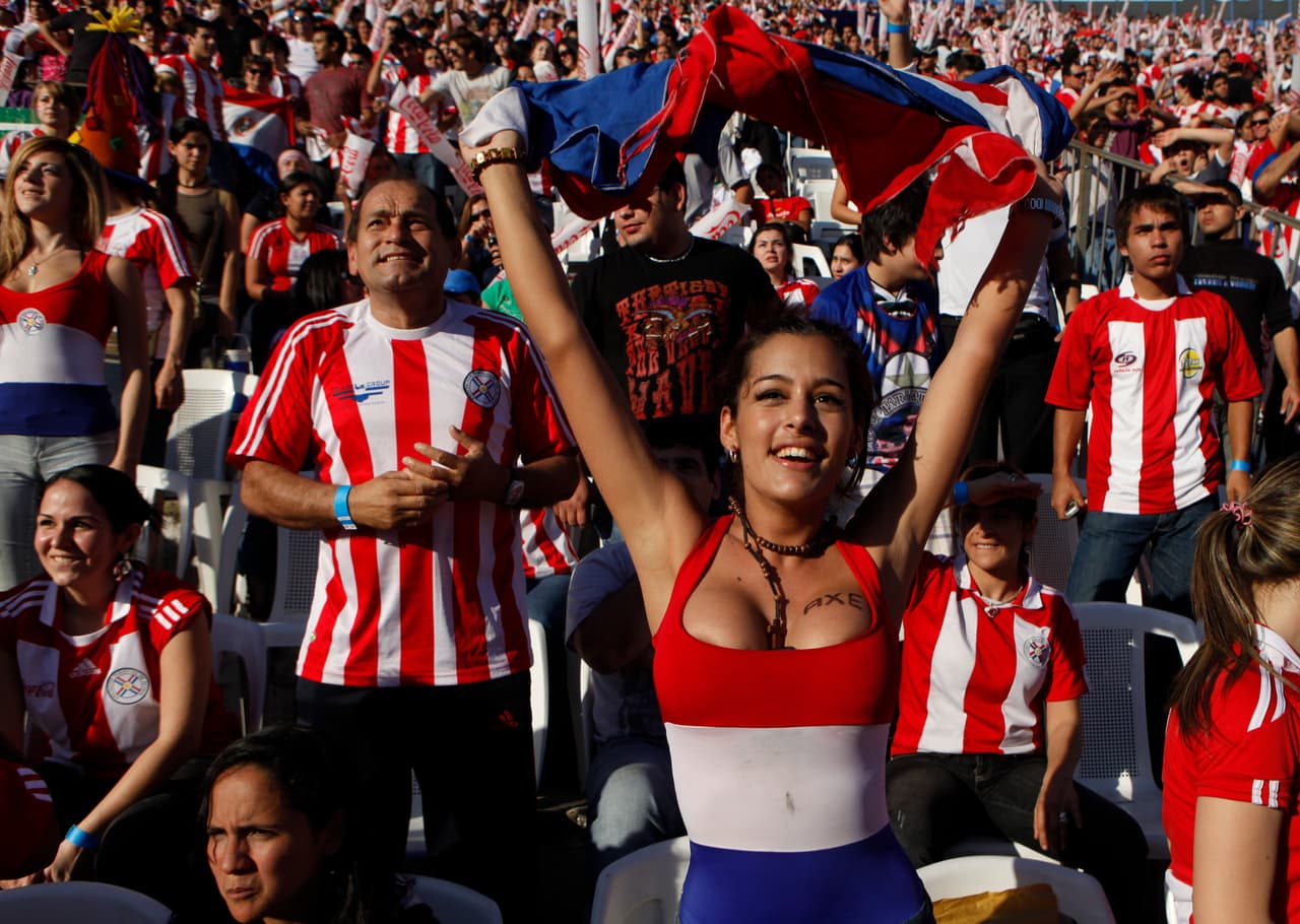 A pesar de la eliminación de su equipo, Riquelme se convirtió en una modelo reconocida e incluso luego se desnudó en otras publicaciones sin necesidad de promesa alguna.