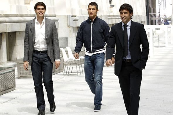 Kaká, Cristiano Ronaldo y Raúl no se perdieron el evento porque será la ocasión en que más cerca tendrán la copa.
