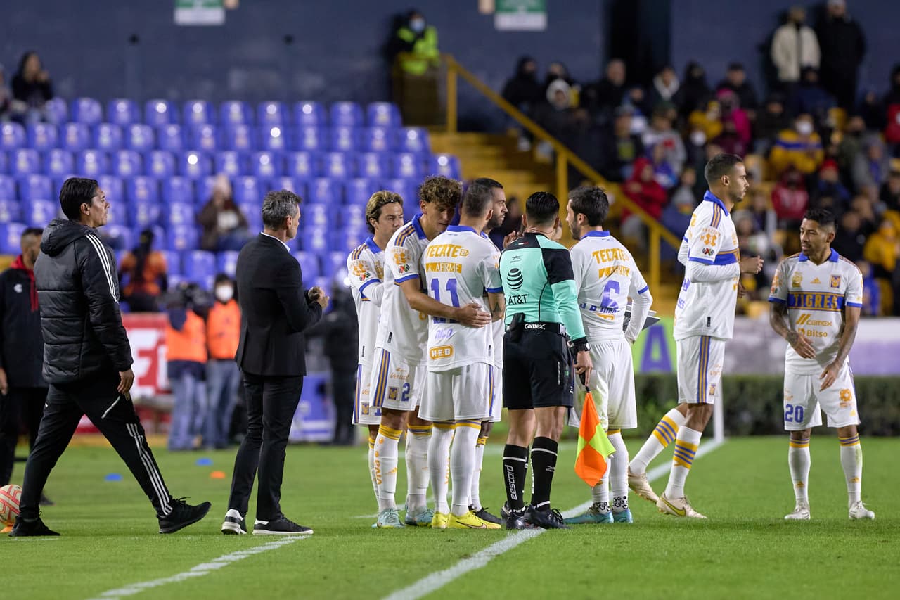 Tigres de la UANL se presentó en su estadio para recibir a los rojinegros del Atlas para su fecha de la Copa por México y consiguió la victoria por la solitaria anotación de Jesús Angulo con lo que los locales se quedaron con la victoria en 'El volcán'.