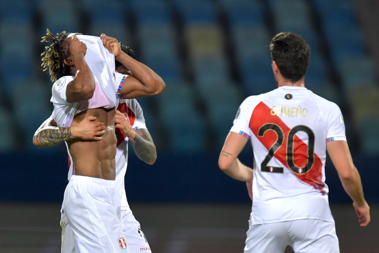 Pero minutos después, el extremo derecho fue expulsado por ver dos veces la tarjeta amarilla.