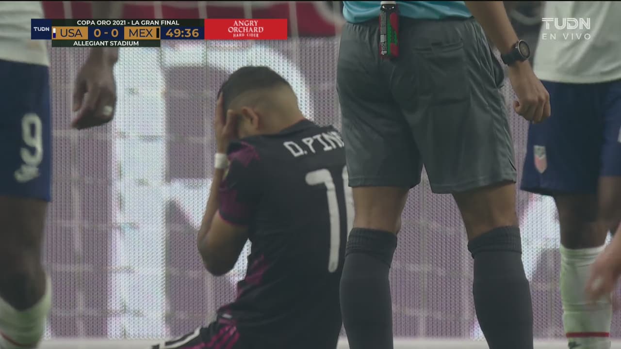 ¡Laméntate, Orbelín! Pineda hace par de ‘Kikinazos’ en el área