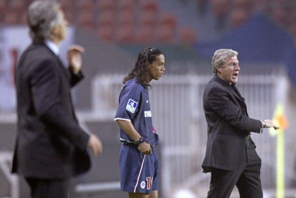 Ronaldinho tardaría 2 meses 9 días en anotar su primer tanto con el cuadro galo en el empate entre el Paris Saint Germain 2-2 ante el Olympique de Lyon.
