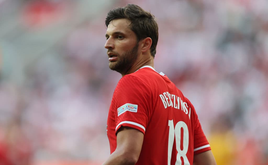 En Polonia consideran al 'Chucky' Lozano como un “jugador muy peligroso”