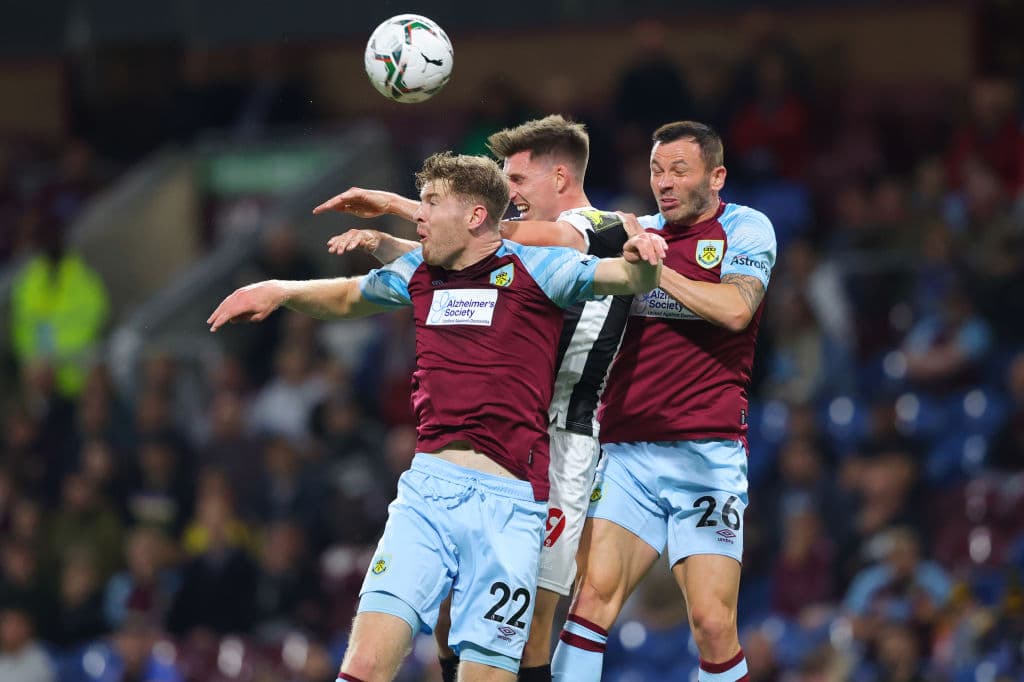 Fue la noche de Jay Rodriguez de Burnley, pues anotó los cuatro goles que le dieron la victoria a su equipo sobre Rochdale, quien solo sumo una diana por parte de Jake Beesley.