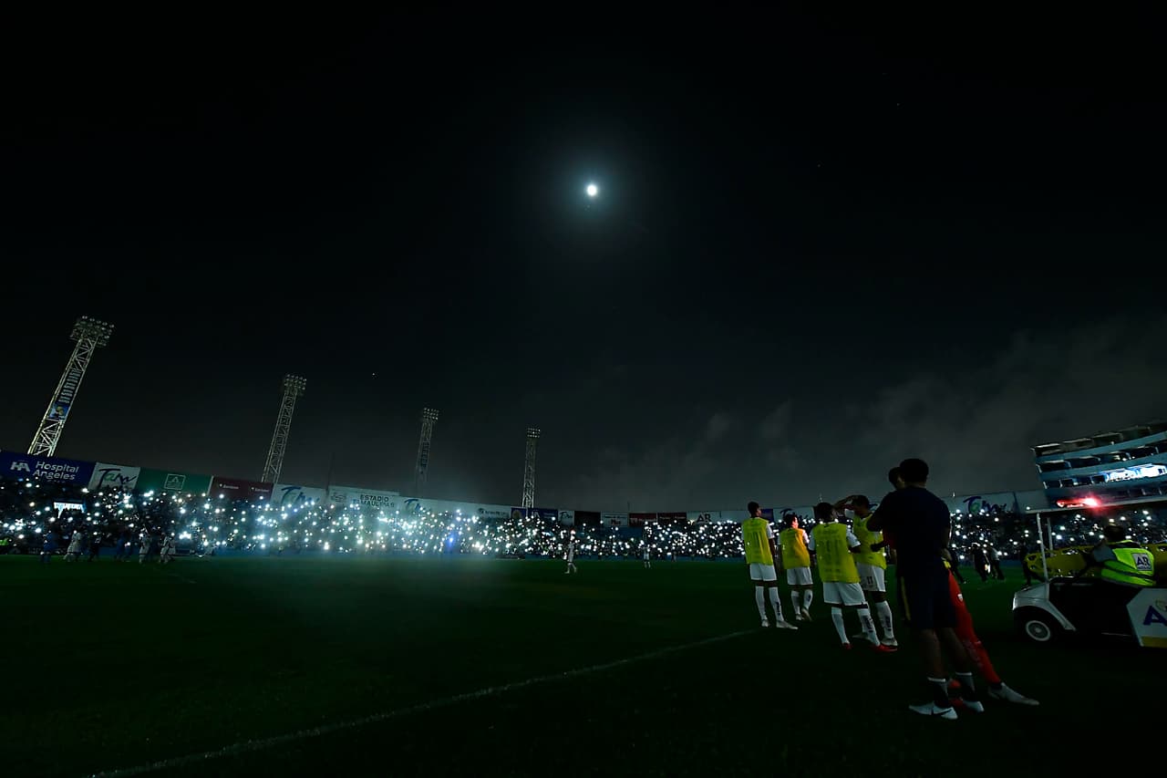 Entre las curiosidades quedó que en el estadio del Tampico se fue la luz dos veces y tuvo que retrasarse.