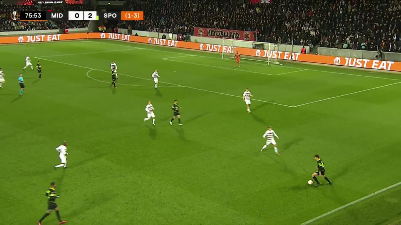 ¡GOL!  anota para Sporting Lisbon. Pote