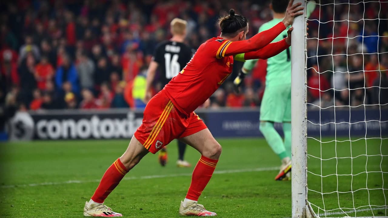 Gareth Bale se estiró en el partido por las molestias en la ingle.