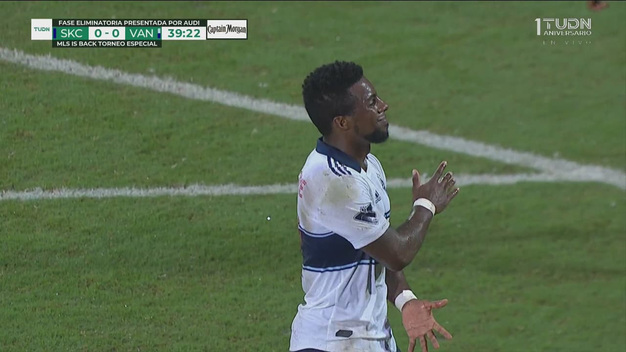 Cristian Dájome le pone vida al Whitecaps con potente disparo que ataja Tim Melia