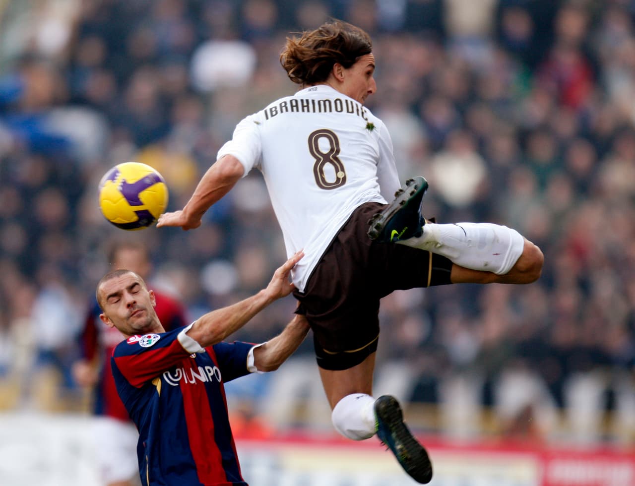 Será muy difícil que Zlatan Ibrahimovic continúe en el Milan, por lo que su destino estaría en el Bologna o incluso en Suecia, según aseguró el entrenador rossonero Sinisa Mihailovic a un programa serbio. ¿Cuál será su décimo club?