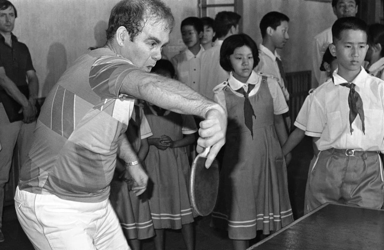 Elton John inyectaba capital al club y organizaba conciertos en beneficio, pero los tiempos de bonanza estarían por terminar. Taylor salió del club en 1987 y llegó en su lugar Dave Bassett. El club cambió de dueños y los siguientes presidentes y directivos del club no tuvieron el mismo compromiso que Elton.