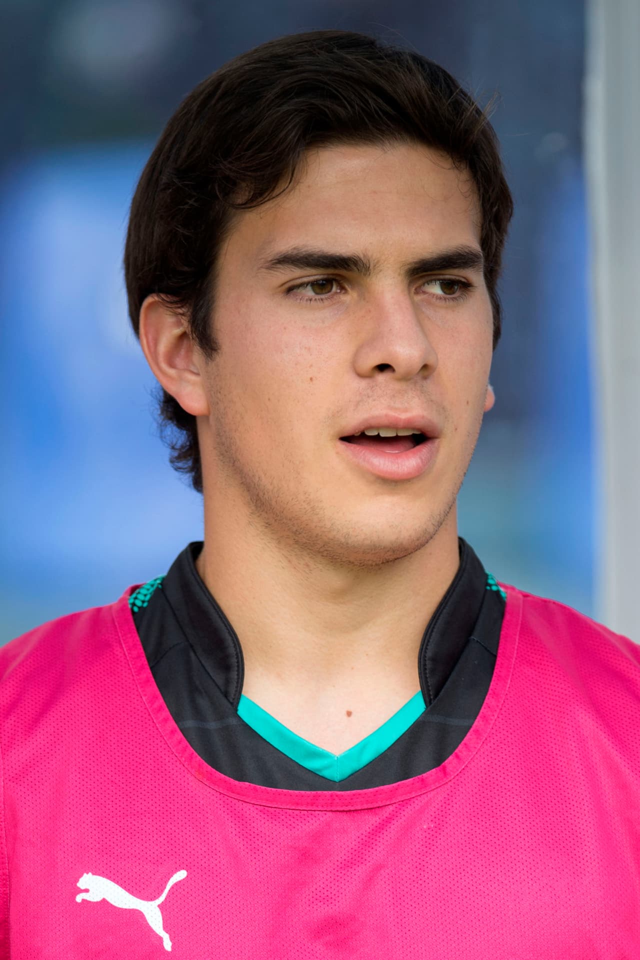 Ulises Rivas es un jugador cuya apariencia física le permite sobresalir como uno de los más atractivos para el público femenino que consume Liga MX.