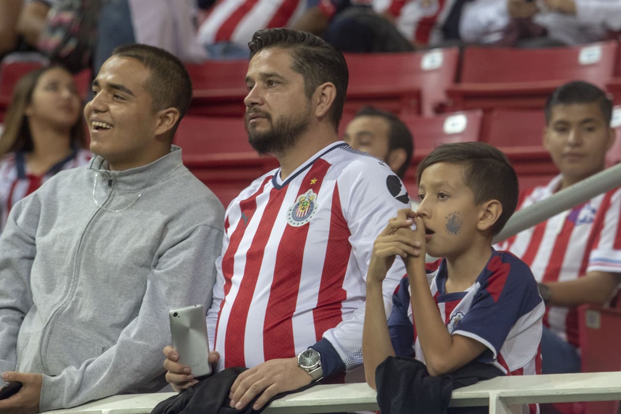 Los colores de Chivas de Guadalara y de León encontraron la alegría de los hinchas como su mejor lugar para vivir la fiesta de la Jornada 16 del Clausura 2019.